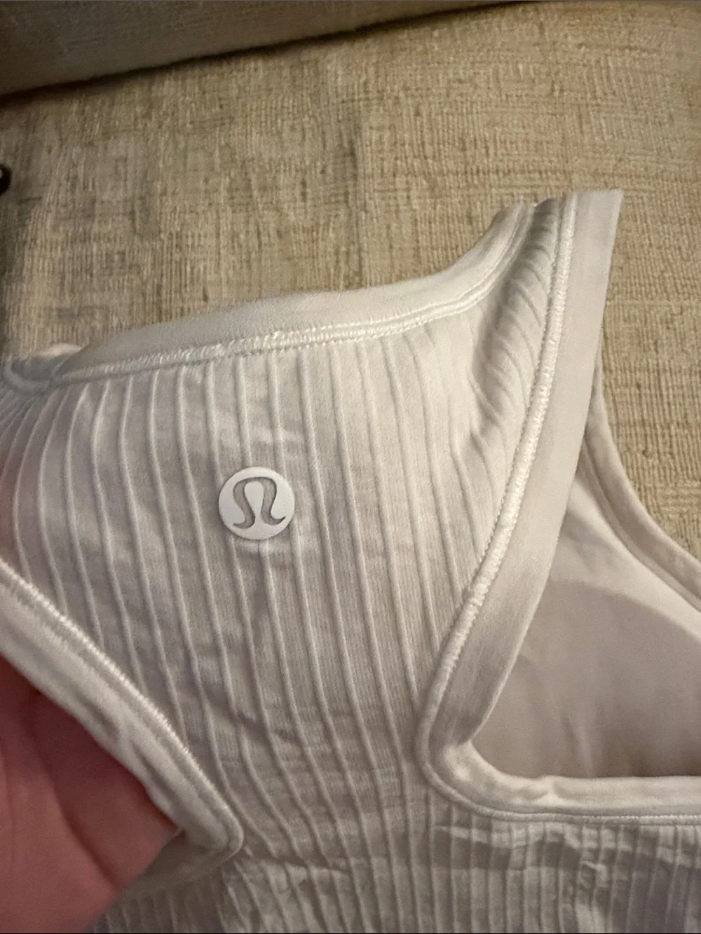 lululemon athletica lightweight neckline